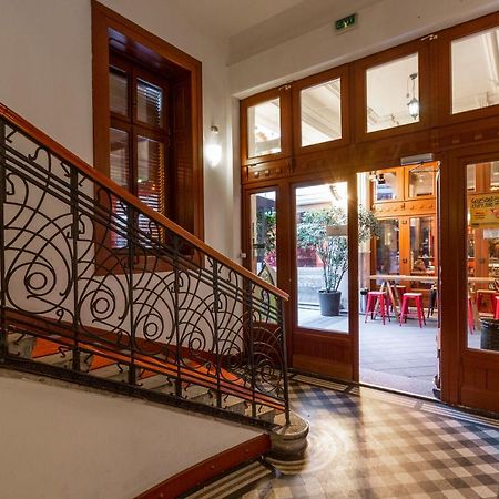 Explore Budapest From A Luxurious Cozy Apartment Exterior photo