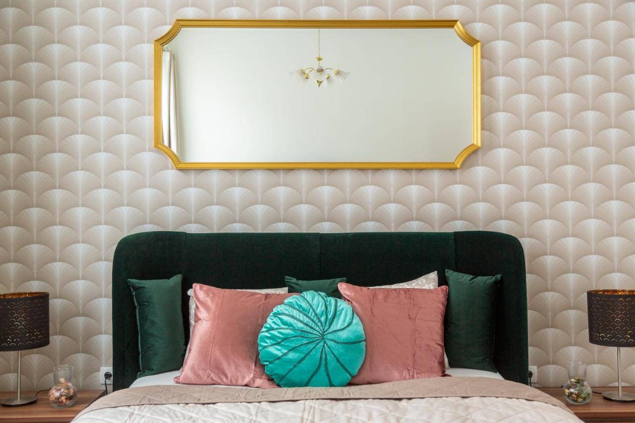 Explore Budapest From A Luxurious Cozy Apartment Exterior photo